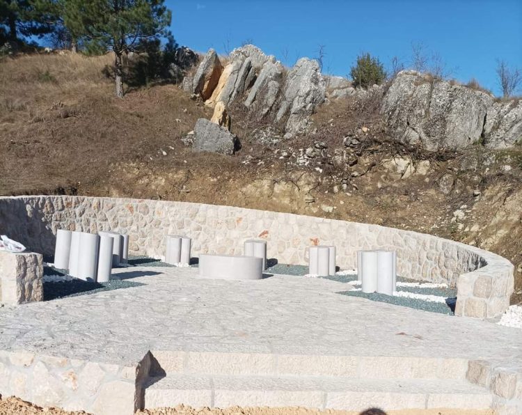 Radovi na izgradnji spomen obilježja u Tribistovu za osam tragično preminulih mladih Posušana