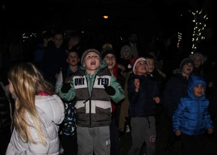 Djed Božićnjak stigao u Posušje