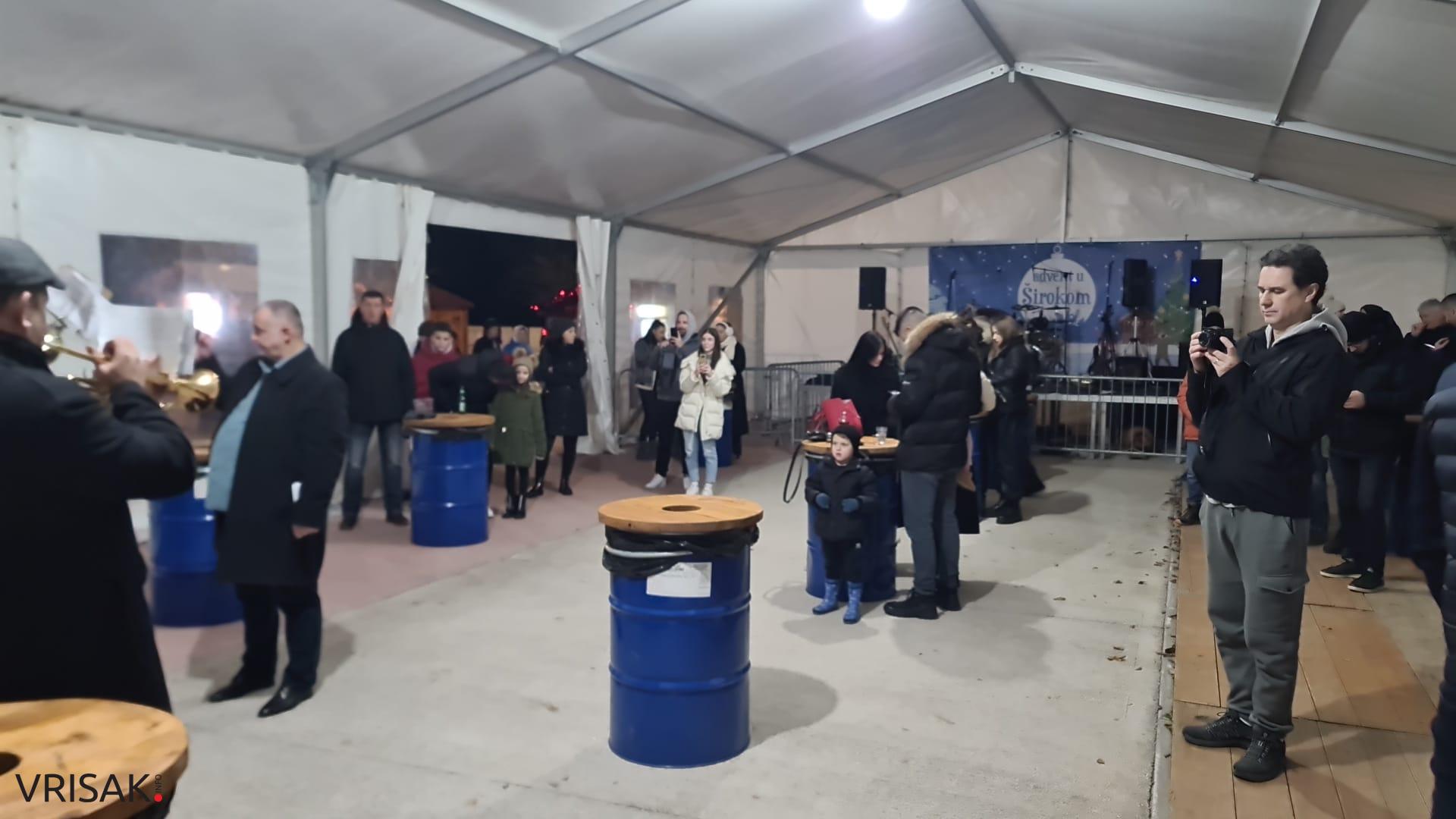 Svečano otvoren Advent u Širokom