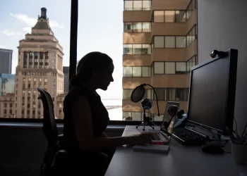 Veliki pad enormno visokih plaća i masovni otkazi u IT sektoru BiH