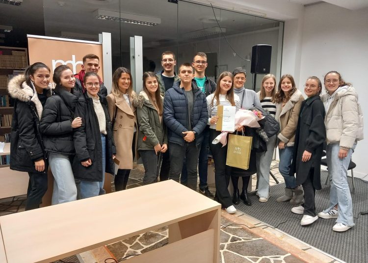 Učenicima osnovnih i srednjih škola u Širokom Brijegu uručene nagrade za najbolje autore