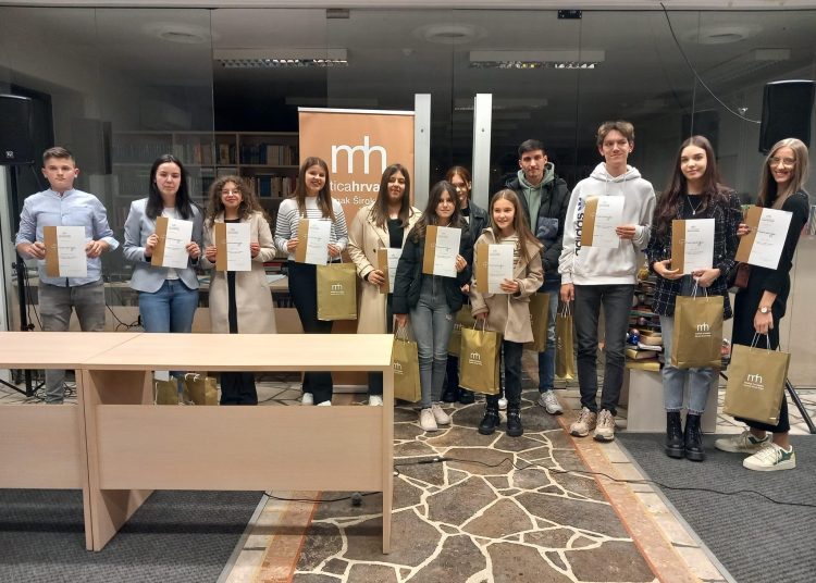 Učenicima osnovnih i srednjih škola u Širokom Brijegu uručene nagrade za najbolje autore