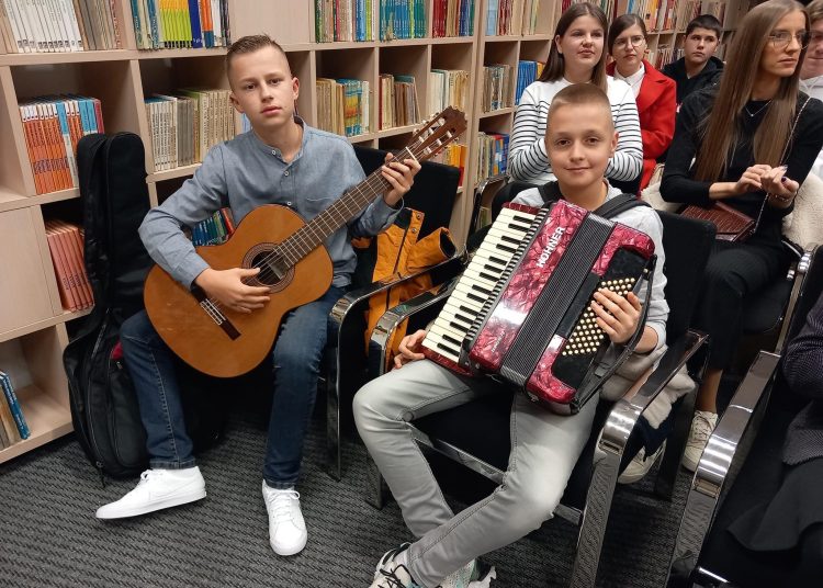 Učenicima osnovnih i srednjih škola u Širokom Brijegu uručene nagrade za najbolje autore