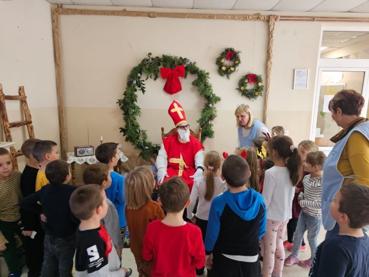 Ljubuški: Sveti Nikola posjetio dječje vrtiće