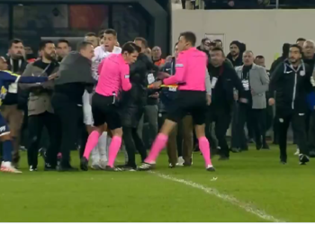 VIDEO: Predsjednik kluba utrčao na teren i nokautirao glavnog suca