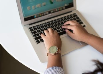 Novo upozorenje policije: Šire se prevare putem interneta, ne nasjedajte
