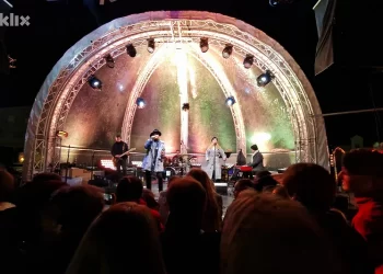 Sjajnim koncertom Vanna otvorila večernji program “Adventa u Mostaru”