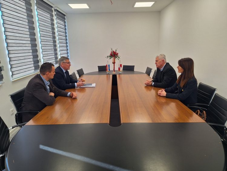 Čović i Filipović s načelnikom Gruda Grizeljom o aktualnim procesima