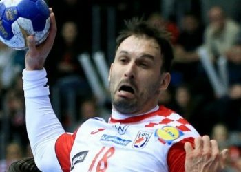 Karačić o hrvatskim navijačima iz BiH: Preponosan sam, ne znam koliko sam zastava vidio