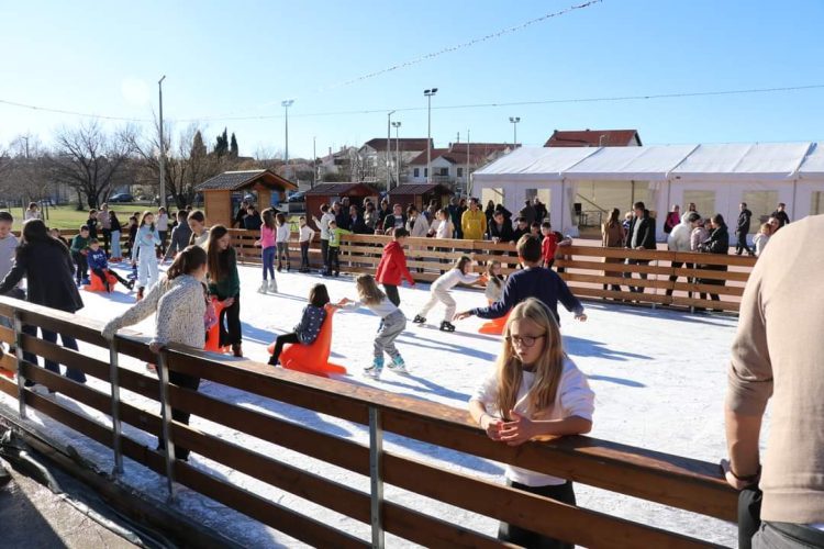 U nedjelju svečana torta za djecu na završnici Adventa u Širokom