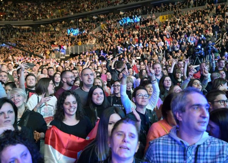 Ispunjena zagrebačka Arena pjevala je najljepše domoljubne pjesme