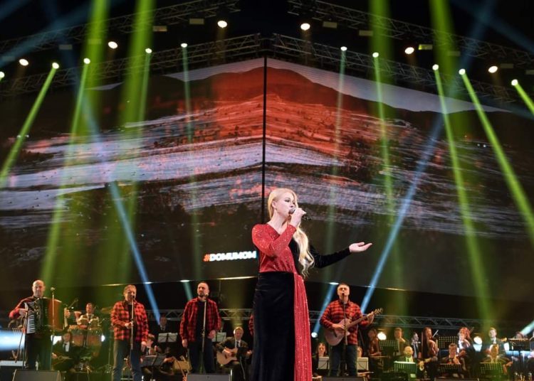 Ispunjena zagrebačka Arena pjevala je najljepše domoljubne pjesme