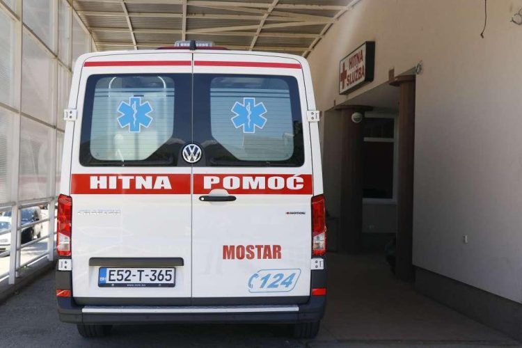 Hitna pomoć u Mostaru imala pune ruke posla, u novogodišnjoj noći primili 93 pacijenta