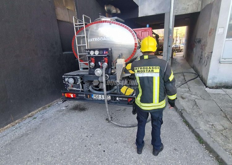 Izbio požar u stanu u Mostaru