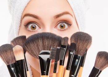 Evo zašto je važno redovito čistiti kistove za šminkanje i koliko često: ‘Ono što su pronašli bilo je zaista šokantno’