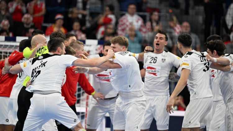 Španjolska prvi put u povijesti ispala u prvom krugu, Hrvatska prenosi samo jedan bod