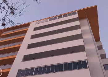 Za vikend unajme stan, obrade desetke klijentica, zarade 50.000 eura u kešu i vrate se u Beograd…