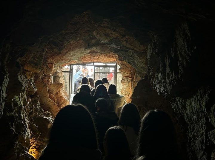 Pogledajte kako su Prva i Druga osnovna škola obilježile tužnu obljetnicu u Širokom Brijegu