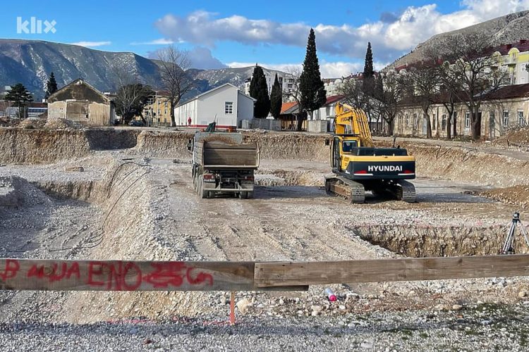 Iskopni radovi na olimpijskom bazenu u Mostaru pri kraju, uskoro betoniranje temeljne konstrukcije