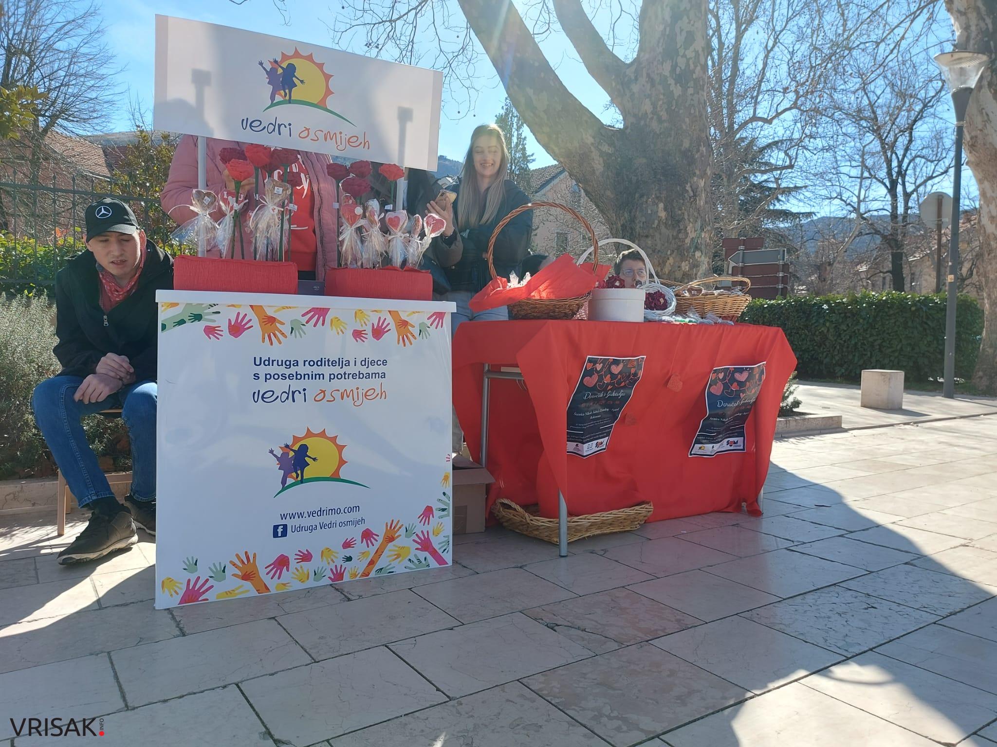 Mostar: Udruga “Vedri osmijeh” prodajom ručnih radova obilježava ljubav i zajedništvo