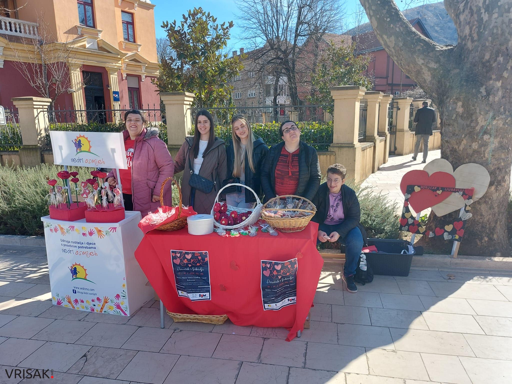 Mostar: Udruga “Vedri osmijeh” prodajom ručnih radova obilježava ljubav i zajedništvo