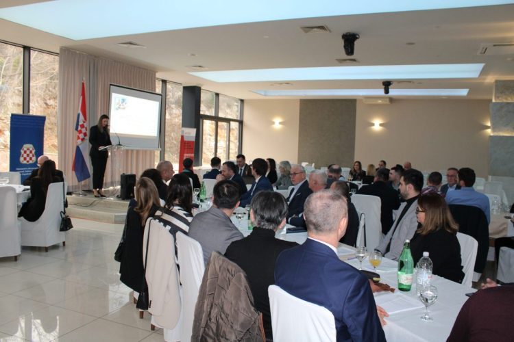 Gospodarstvenicima predložen radni materijal novog Zakona o srednjem strukovnom obrazovanju i obuci u Županiji Zapadnohercegovačkoj