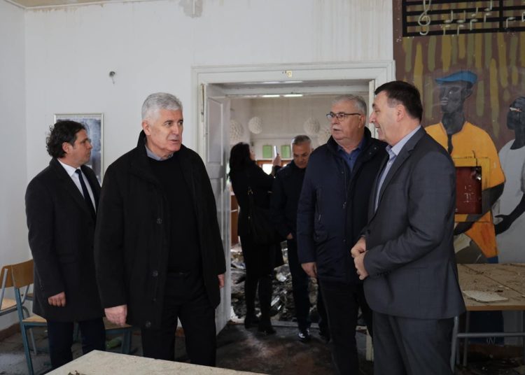 Čović, Milas i Kraljević obišli širokobriješku gimnaziju