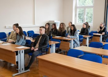 Široki Brijeg: Potpisani ugovori s dobitnicima studentskih stipendija za deficitarna zanimanja