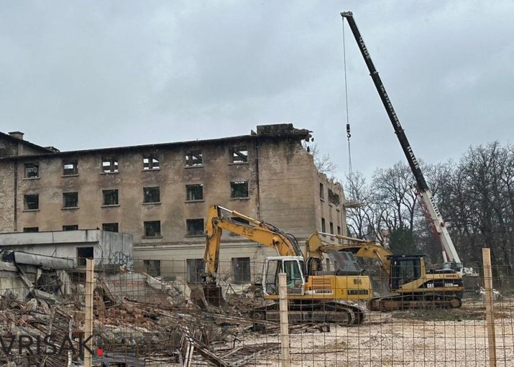 Počelo rušenje Duhanske stanice u Širokom Brijegu