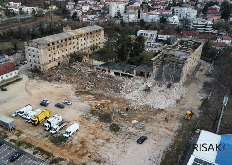 Pogledajte kako iz zraka izgleda rušenje Duhanske stanice u Širokom Brijegu
