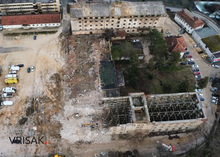 Pogledajte kako iz zraka izgleda rušenje Duhanske stanice u Širokom Brijegu