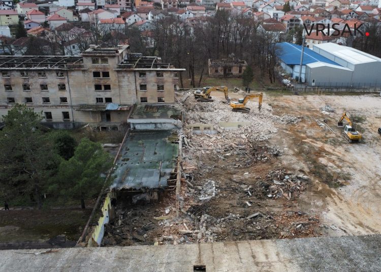 Pogledajte kako iz zraka izgleda rušenje Duhanske stanice u Širokom Brijegu