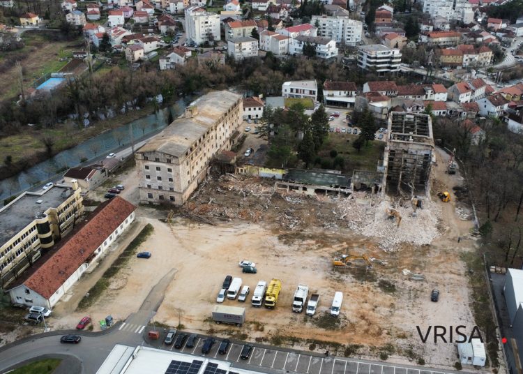 Pogledajte kako iz zraka izgleda rušenje Duhanske stanice u Širokom Brijegu