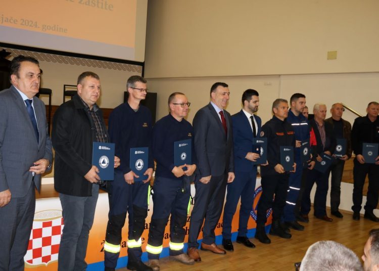 Pokaznom vježbom i svečanom sjednicom obilježen Dan civilne zaštite Županije Zapadnohercegovačke