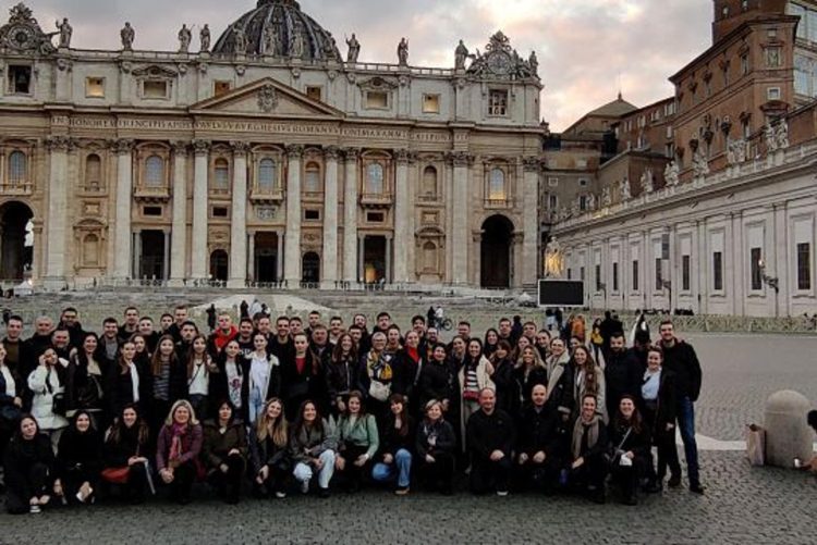 Papa Franjo pozdravio glazbenike iz Mostara