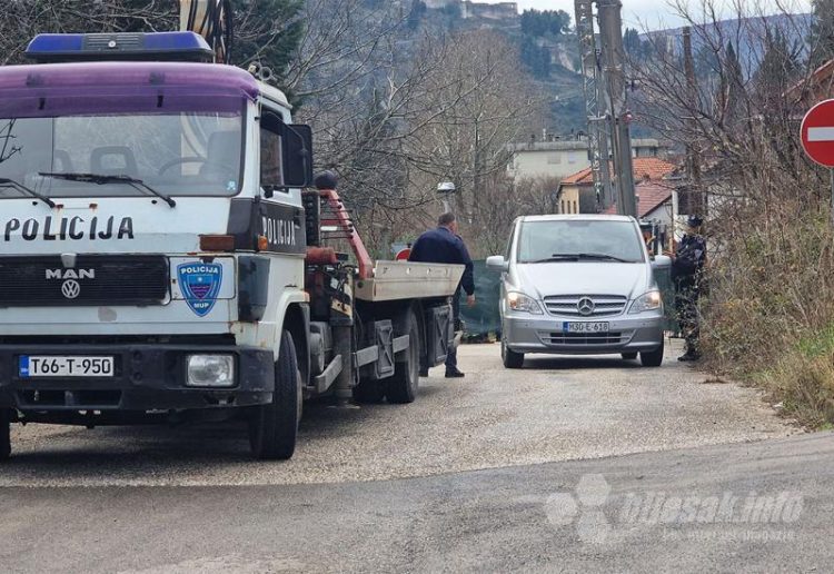 Iz Bregave izvučeno tijelo i vozilo, za drugim se traga