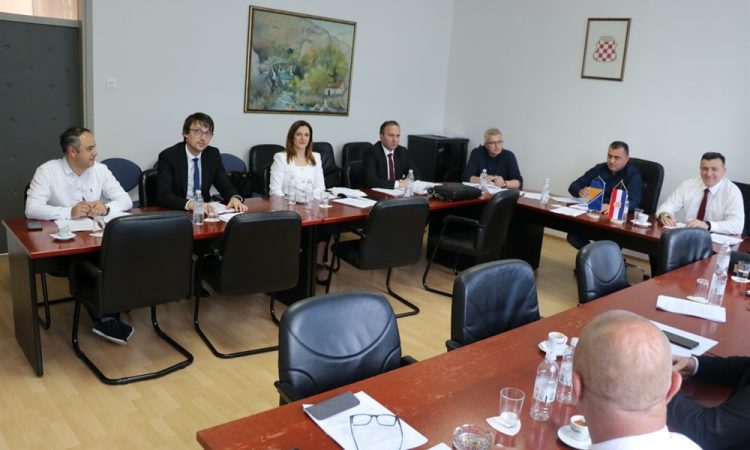 Vlada ŽZH: 2,5 milijuna za poljoprivredu, 1,5 milijuna KM za prijevoz učenika