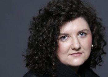 Gloria Lujanović gošća Kompasa: Kako je i zašto napisala knjigu „Srce zemlje“ o opsadi i pogromu u Lašvanskoj dolini?