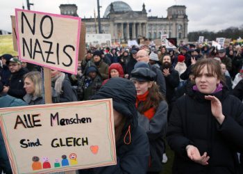 Ne prestaje otpor ekstremnoj desnici u Njemačkoj, stotine tisuća ljudi na ulicama
