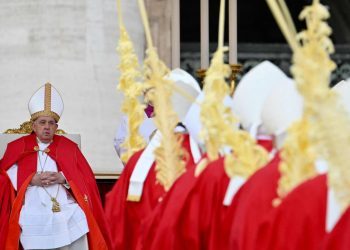 Cvjetnica: Papa na misi preskočio čitanje homilije