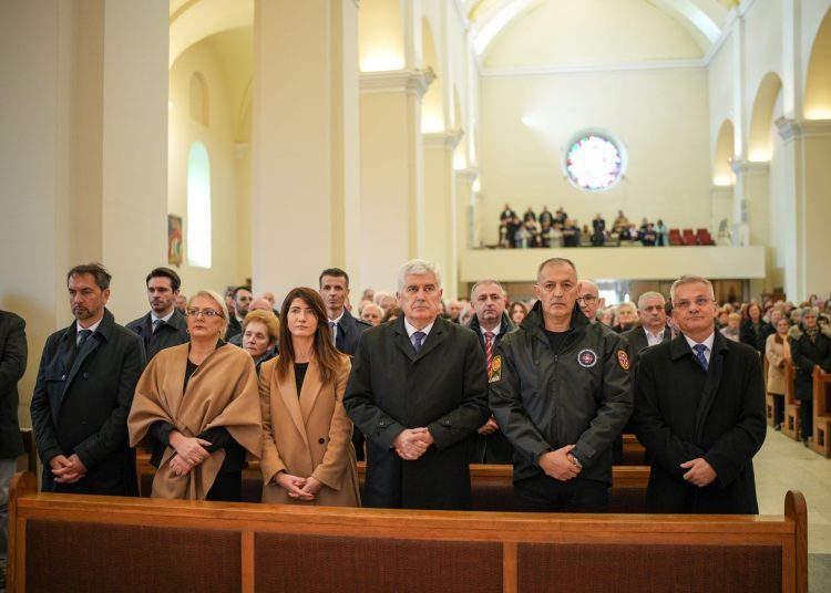 Hrvatsko političko vodstvo na 30. obljetnici razmjene bugojanskih logoraša