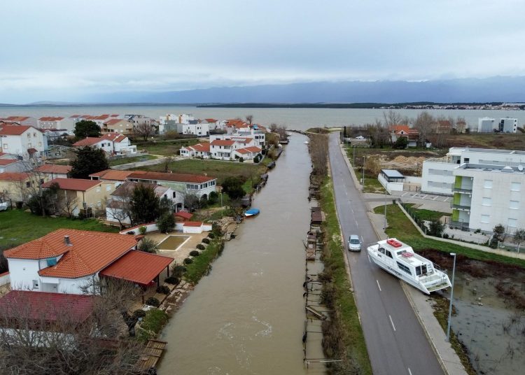 Foto i video: Pogledajte kako poplavljeni Nin izgleda iz zraka