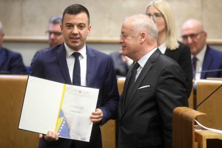 Priču o legitimnom predstavljanju SDA preuzeo od HDZ-a BiH