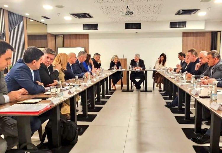 Koordinacija dužnosnika HDZ-a BiH: Iznenađeni smo djelovanjem predstavnika Bošnjaka u Domu naroda