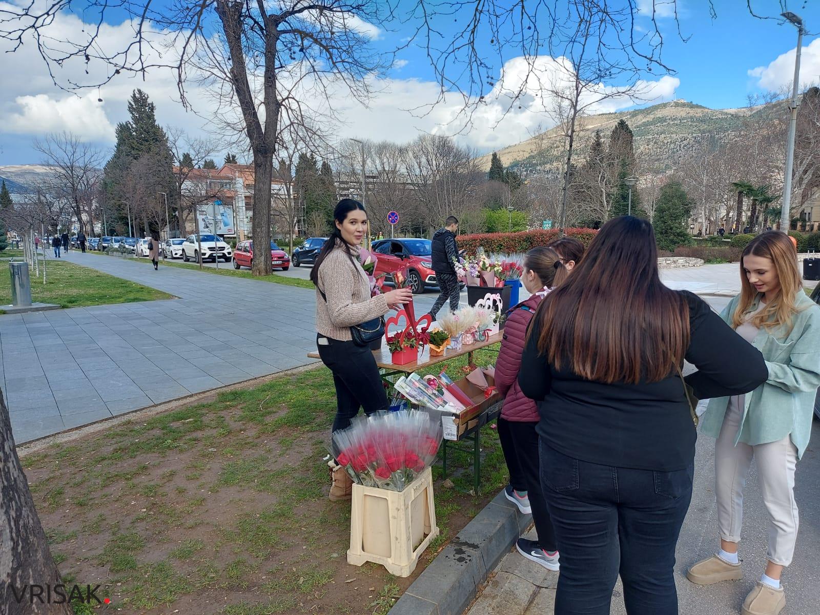 Prodaja cvijeća na Dan žena ide odlično, provjerili smo kako se kreću cijene