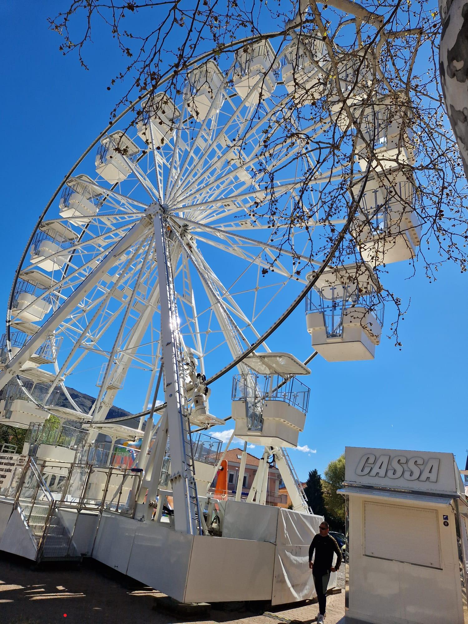 Nova atrakcija u Mostaru – panoramski kotač (FOTO)