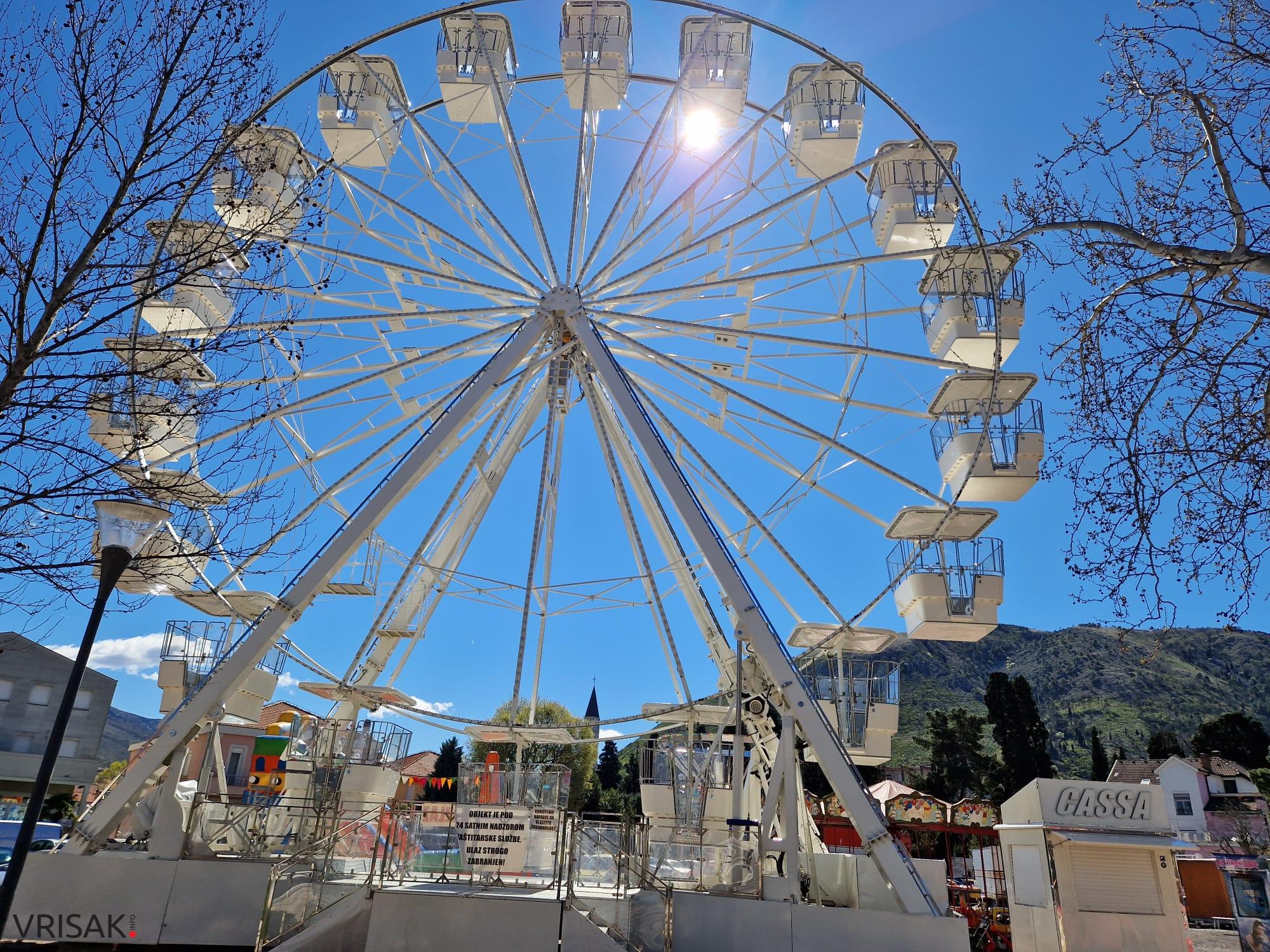 Nova atrakcija u Mostaru – panoramski kotač (FOTO)