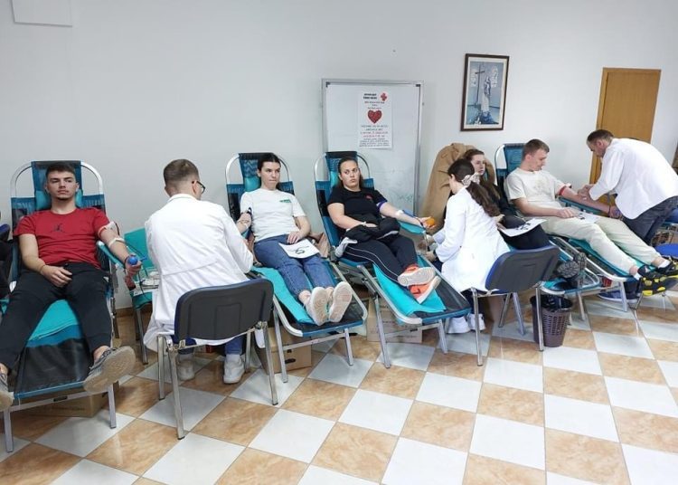 Široki Brijeg: Srednjoškolci darovali 43 doze krvi