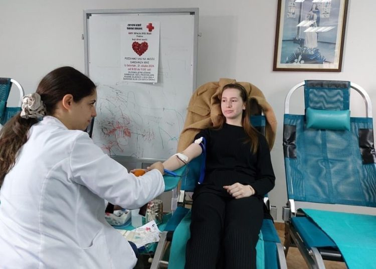 Široki Brijeg: Srednjoškolci darovali 43 doze krvi