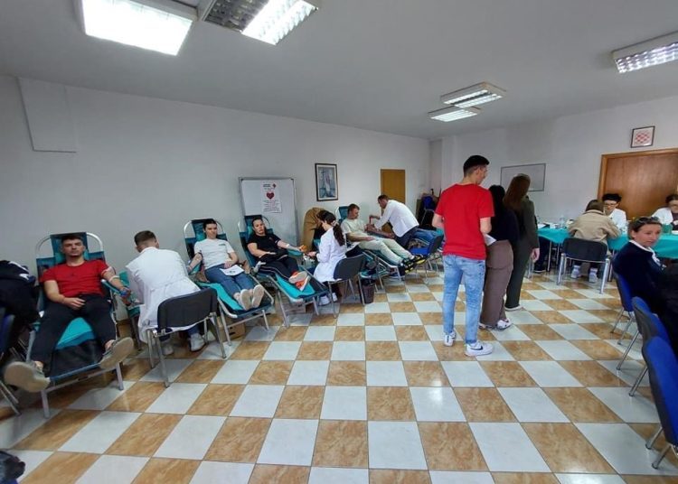 Široki Brijeg: Srednjoškolci darovali 43 doze krvi